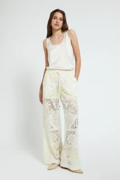 Pantalon large en dentelle