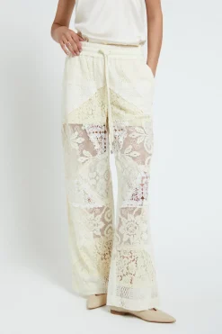 Pantalon large en dentelle