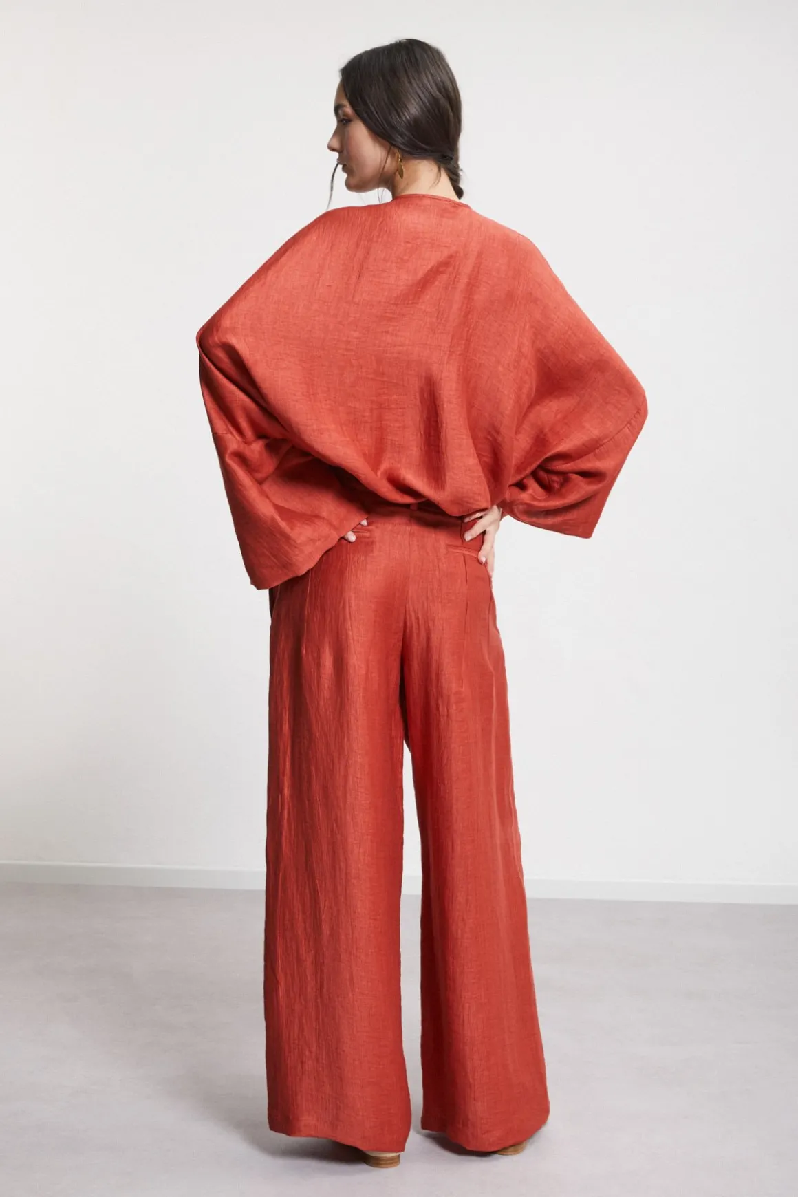 Pantalon large en lin effet satin