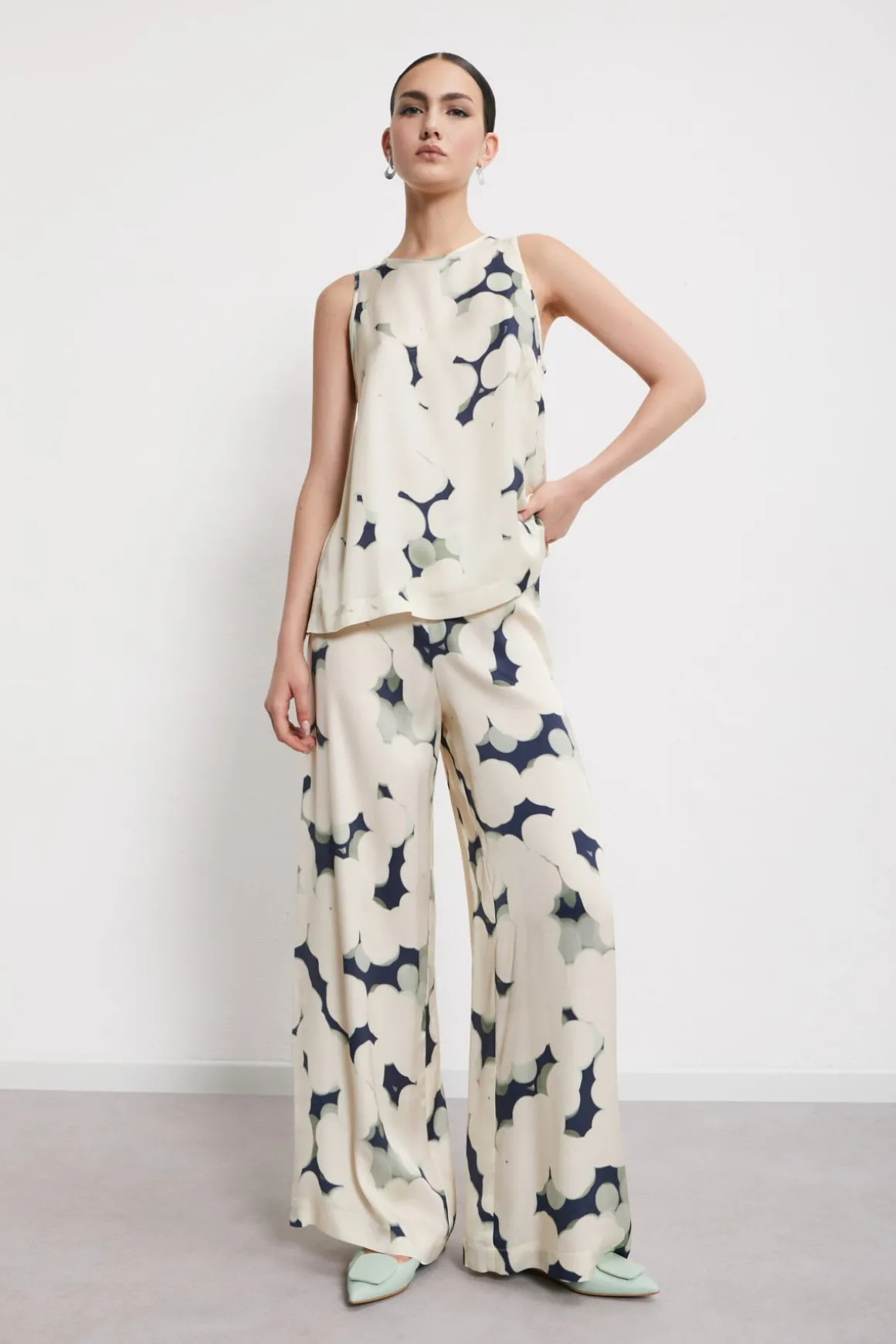 Pantalon large en viscose imprimée