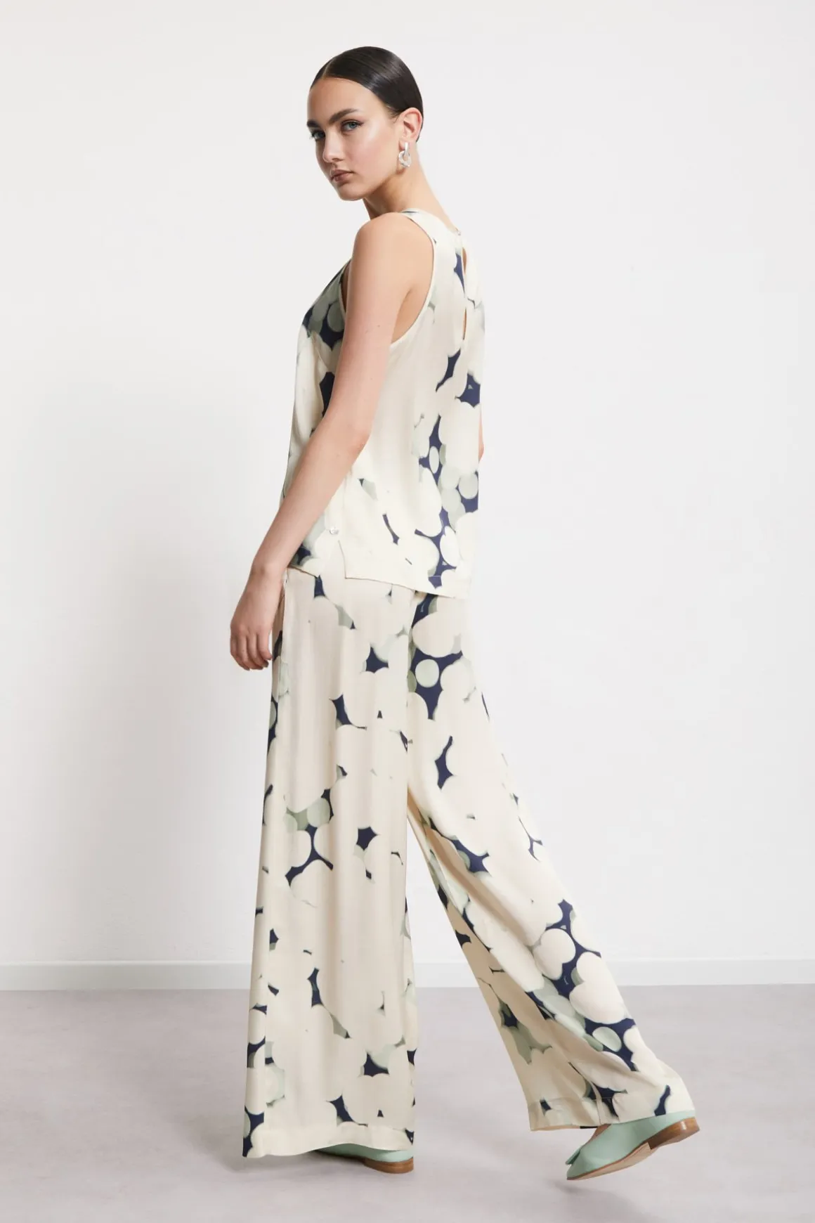 Pantalon large en viscose imprimée