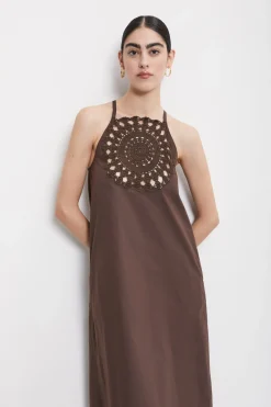 Robe longue en coton avec application au crochet