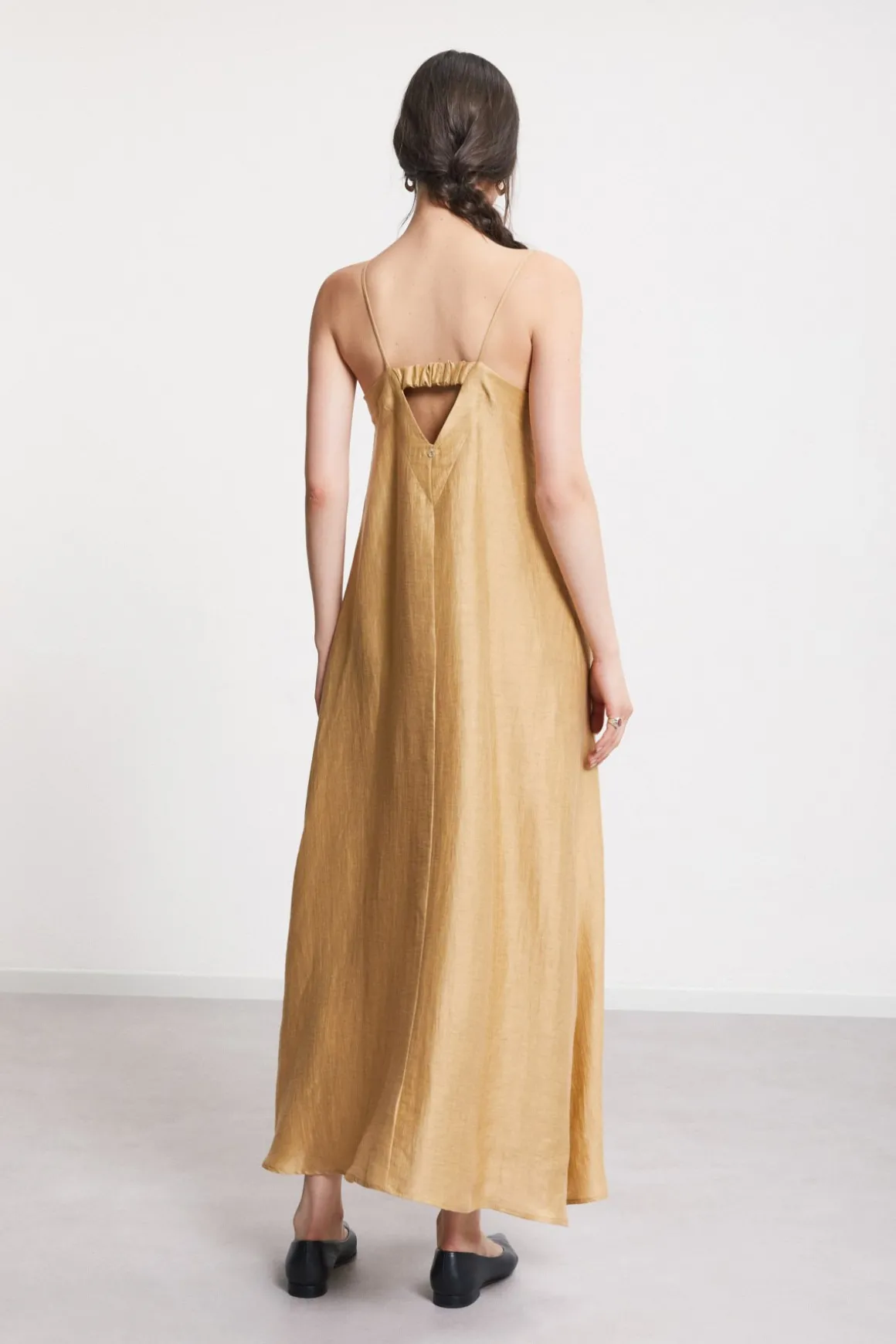 Robe longue en lin effet satin