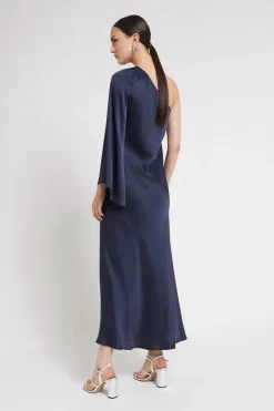 Robe longue en viscose avec épaules asymétriques