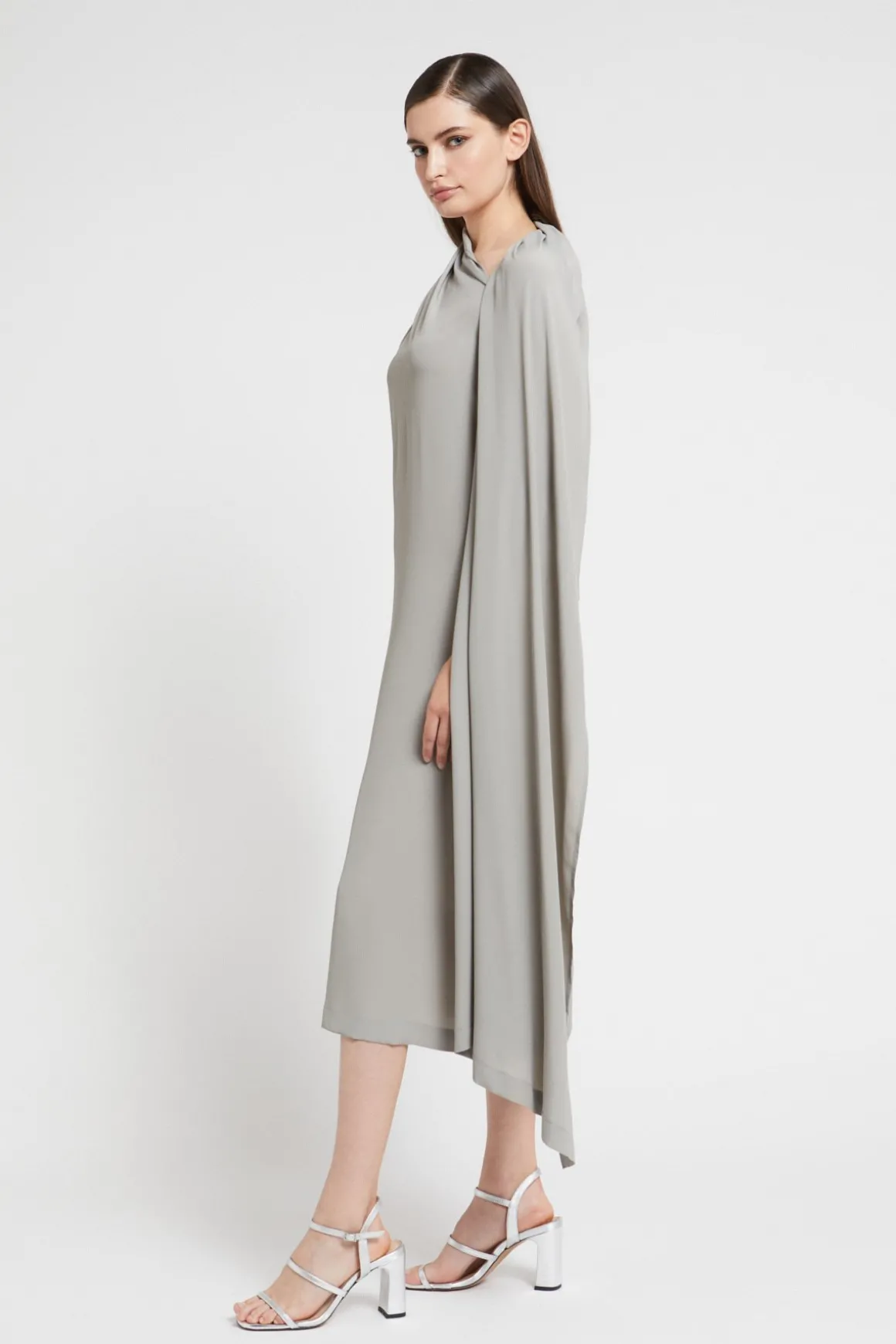 Robe midi avec écharpe