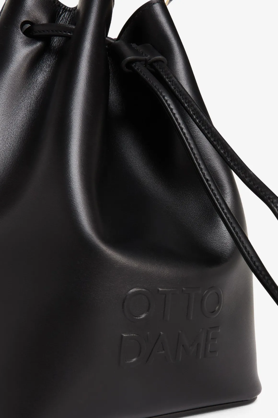 Sac seau en cuir