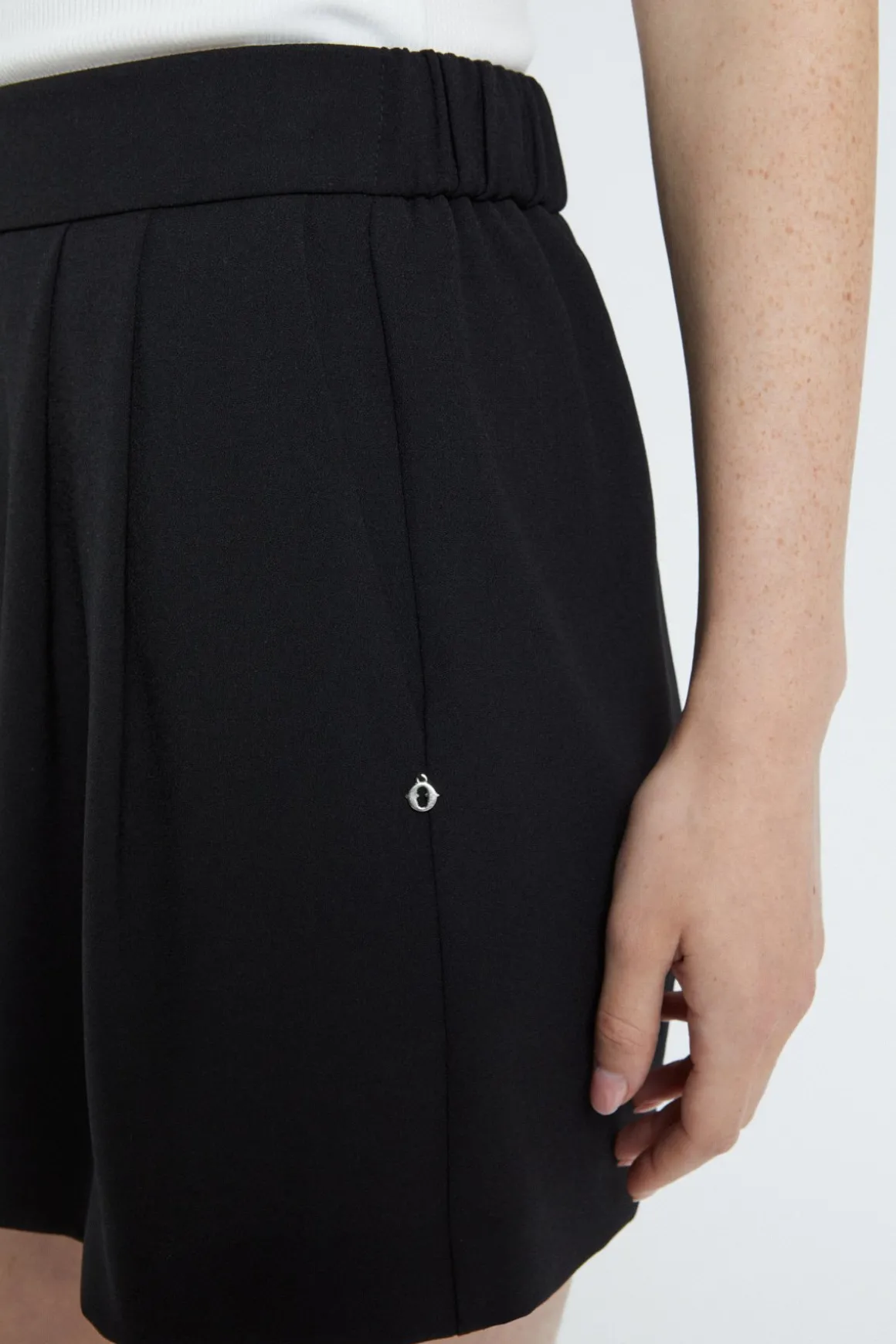 Short couleur unie
