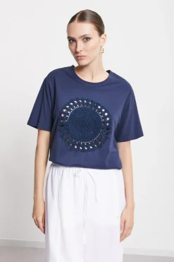 Tee Shirt avec application au crochet