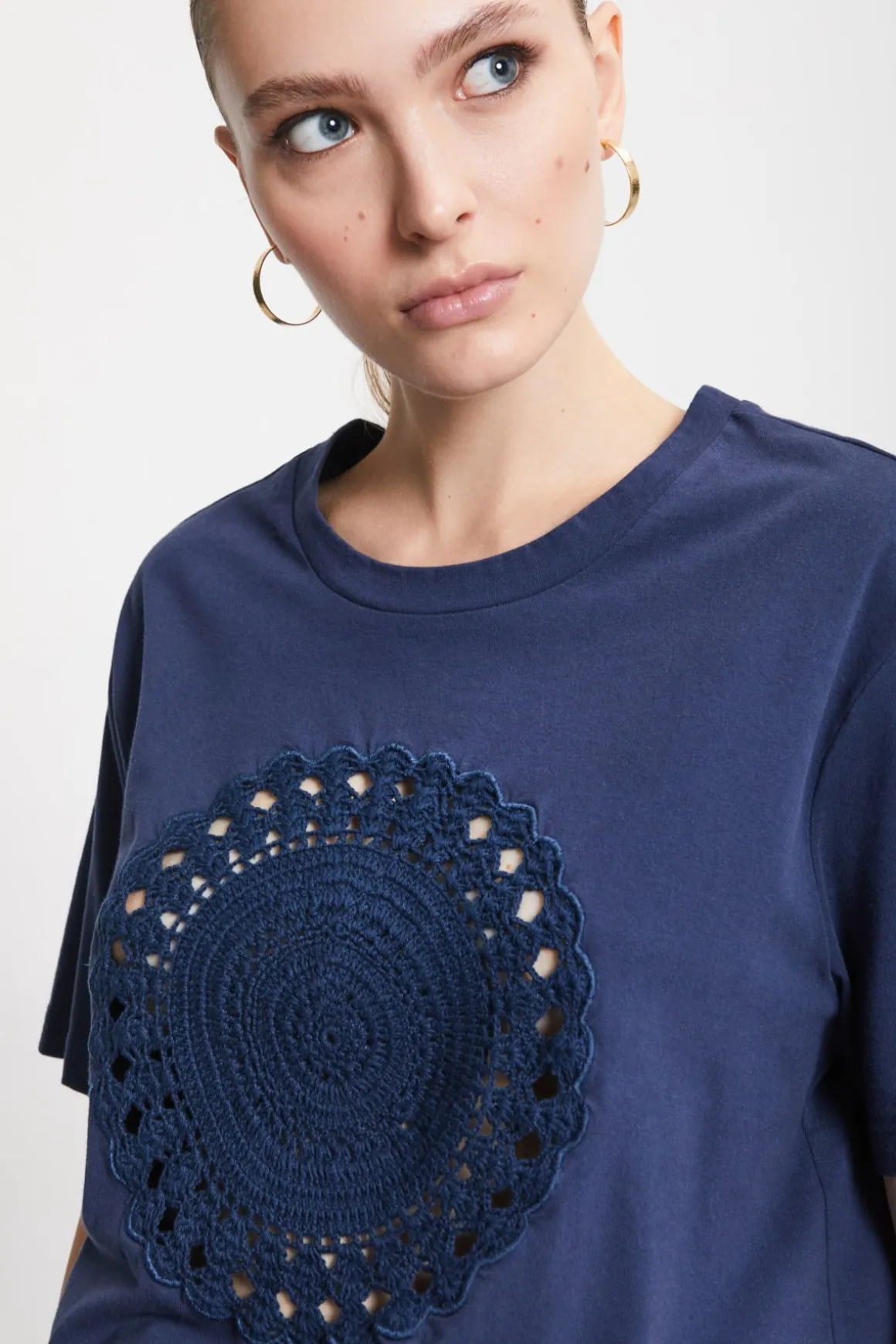 Tee Shirt avec application au crochet